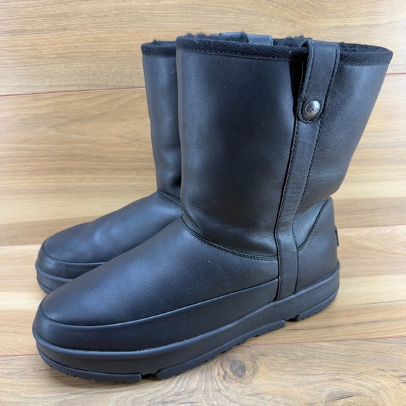 UGG Classic Short Weather Boots Womens 11 Black Waterproof Leather Shearling Fur - Picture 1 of 11